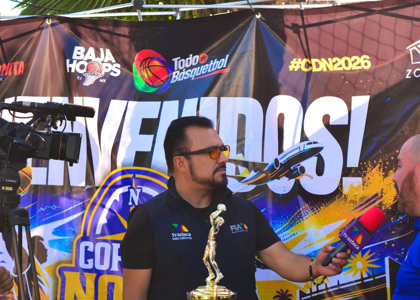 Entrevista con medios durante evento de basketball en Tijuana